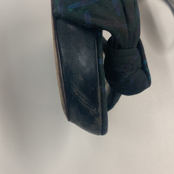 Ladies Size 9 Guess Heels - Picture 7 of 9